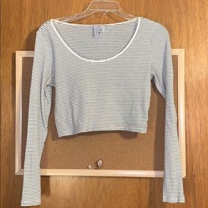H&M White-navy striped crop top